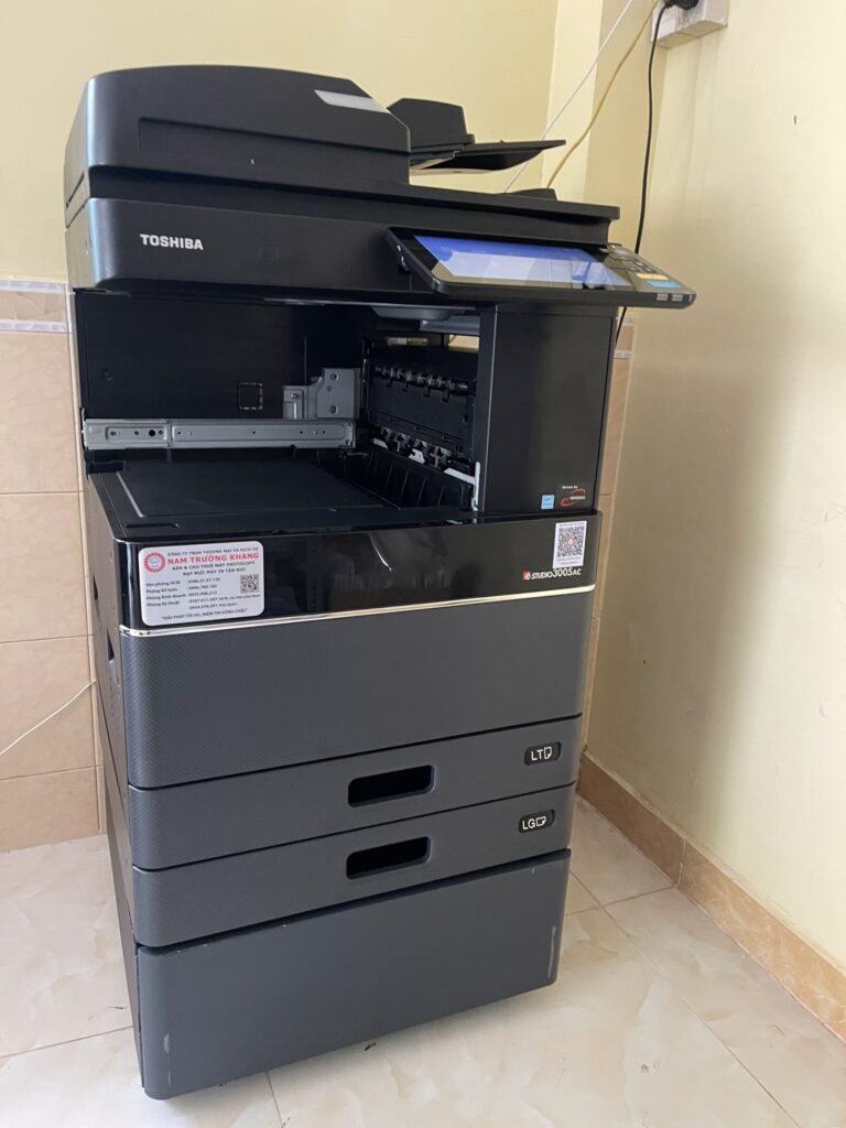 Giao may photocopy Toshiba 3005 AC cho cua hang do dung day hoc tai Quan 6