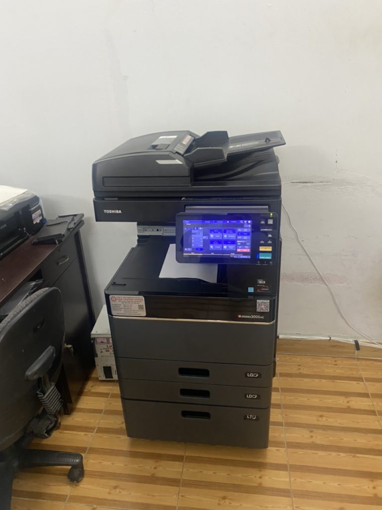 Giao may photocopy Toshiba 3005AC tai Go Vap TP.HCM4 1